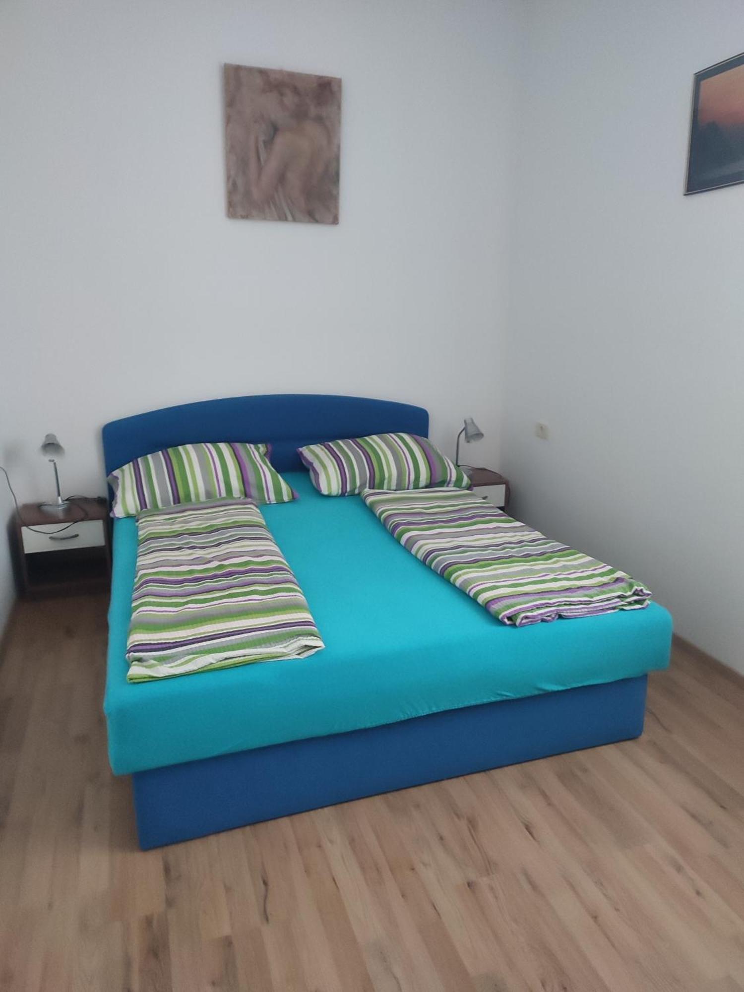 Apartmaji Jelena *